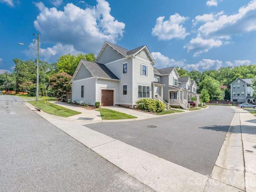 2728 Kilgo Way, Charlotte, NC 28205.  MLS# CAR4407297, YatesRealty ID 40402. 