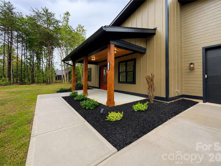 7401 Sherrills Ford Road, Sherrills Ford, NC 28673.  MLS# CAR4407784, YatesRealty ID 40403. 