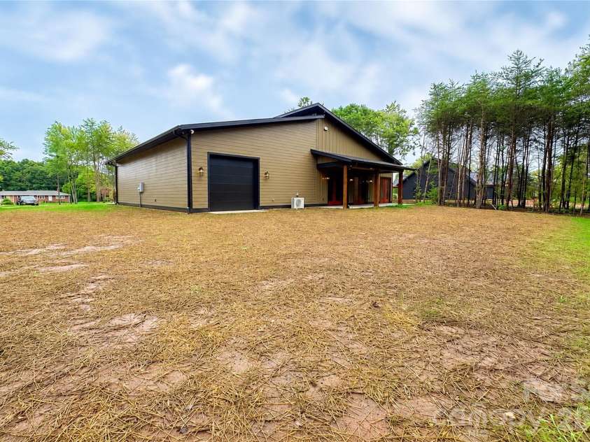 7401 Sherrills Ford Road, Sherrills Ford, NC 28673.  MLS# CAR4407784, YatesRealty ID 40403. 