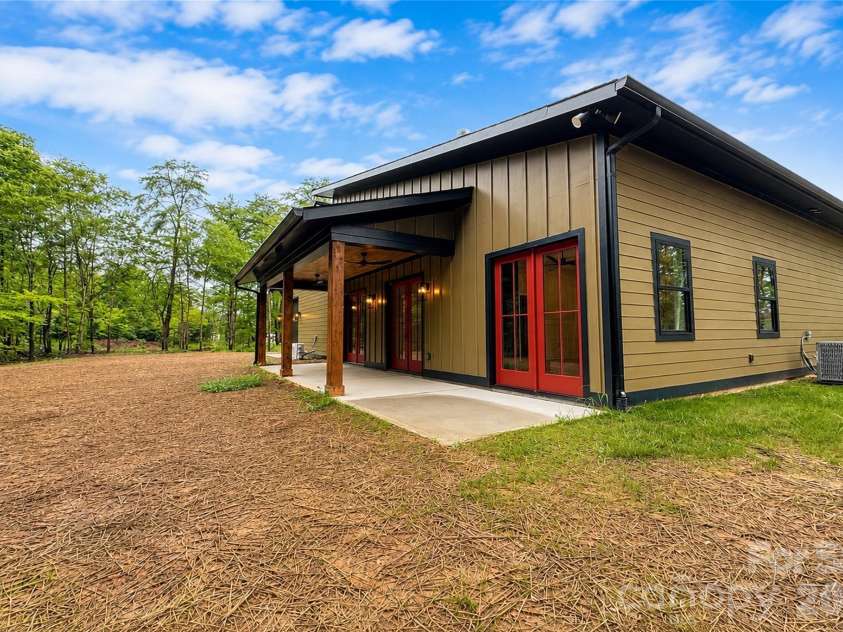 7401 Sherrills Ford Road, Sherrills Ford, NC 28673.  MLS# CAR4407784, YatesRealty ID 40403. 