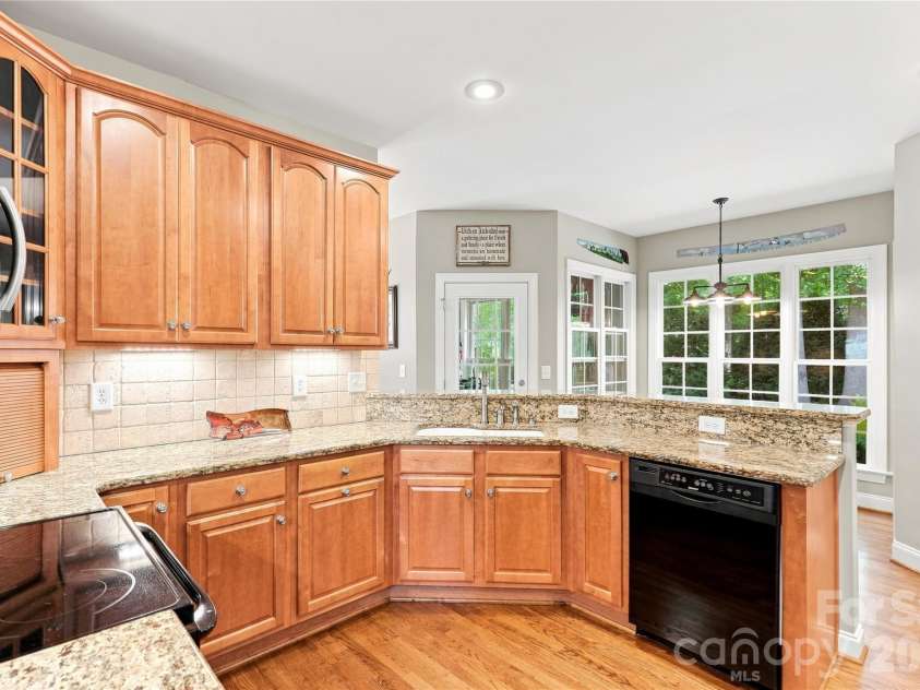 4029 Foxes Trail, Cramerton, NC 28032.  MLS# CAR4407400, YatesRealty ID 40404. 