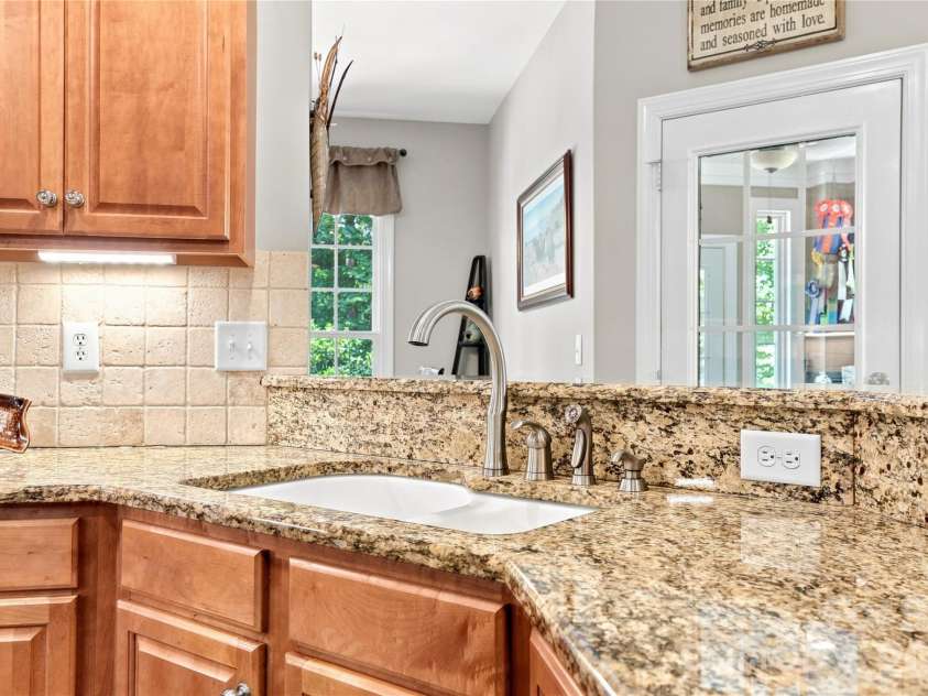 4029 Foxes Trail, Cramerton, NC 28032.  MLS# CAR4407400, YatesRealty ID 40404. 