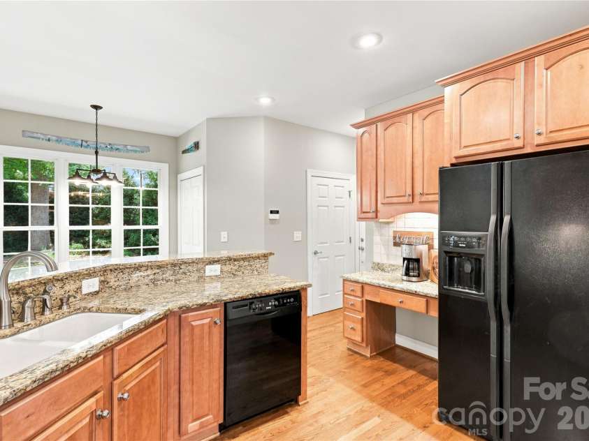 4029 Foxes Trail, Cramerton, NC 28032.  MLS# CAR4407400, YatesRealty ID 40404. 