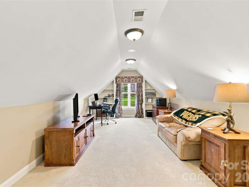 4029 Foxes Trail, Cramerton, NC 28032.  MLS# CAR4407400, YatesRealty ID 40404. 