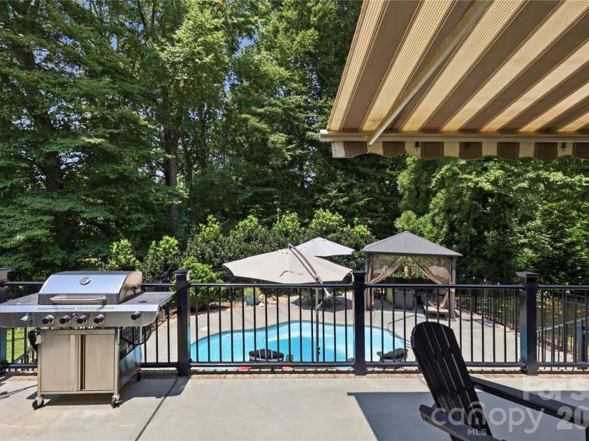 4029 Foxes Trail, Cramerton, NC 28032.  MLS# CAR4407400, YatesRealty ID 40404. 