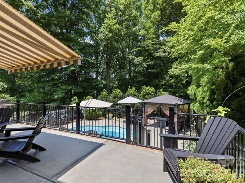 4029 Foxes Trail, Cramerton, NC 28032.  MLS# CAR4407400, YatesRealty ID 40404. 