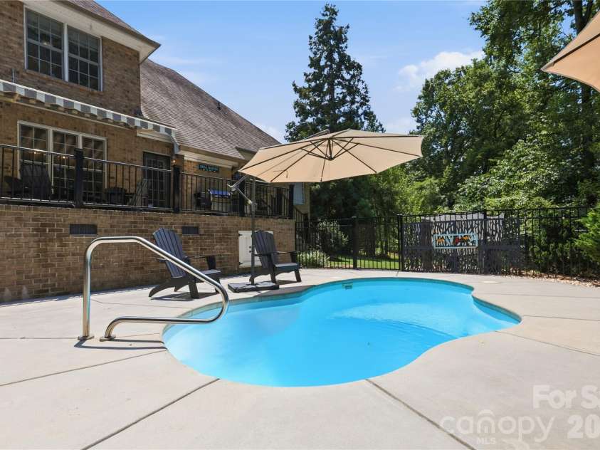 4029 Foxes Trail, Cramerton, NC 28032.  MLS# CAR4407400, YatesRealty ID 40404. 