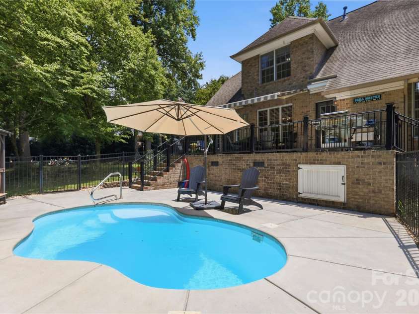 4029 Foxes Trail, Cramerton, NC 28032.  MLS# CAR4407400, YatesRealty ID 40404. 