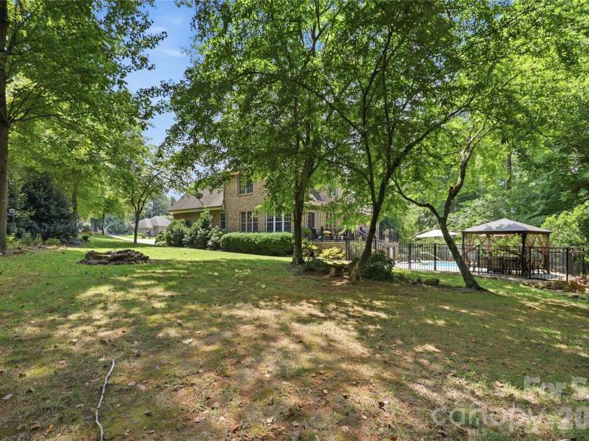 4029 Foxes Trail, Cramerton, NC 28032.  MLS# CAR4407400, YatesRealty ID 40404. 