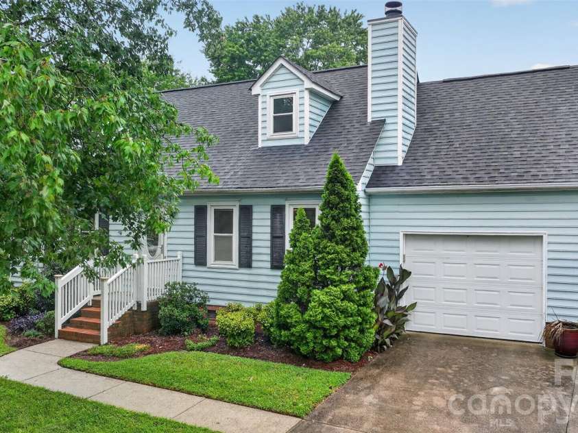 3550 Farm Lake Drive, Concord, NC 28027.  MLS# CAR4408143, YatesRealty ID 40405. 