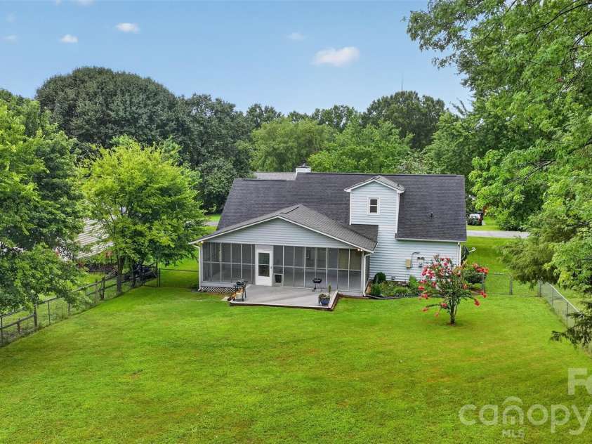 3550 Farm Lake Drive, Concord, NC 28027.  MLS# CAR4408143, YatesRealty ID 40405. 