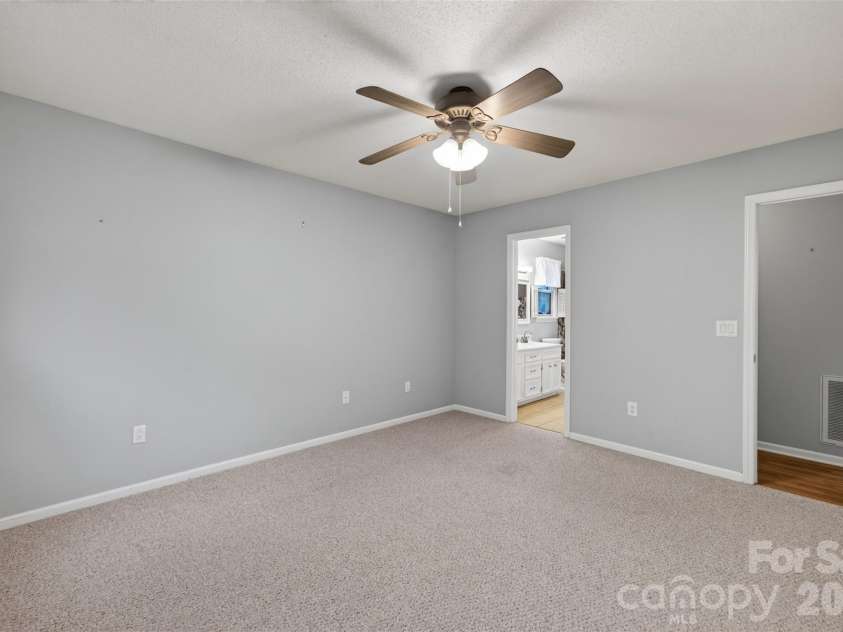 3550 Farm Lake Drive, Concord, NC 28027.  MLS# CAR4408143, YatesRealty ID 40405. 