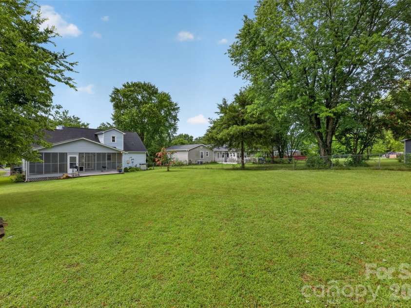 3550 Farm Lake Drive, Concord, NC 28027.  MLS# CAR4408143, YatesRealty ID 40405. 