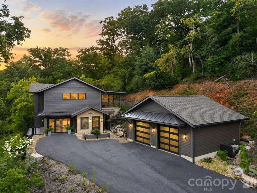 228 Allen Mountain Drive, Black Mountain, NC 28711.  MLS# CAR4407817, YatesRealty ID 40406. 