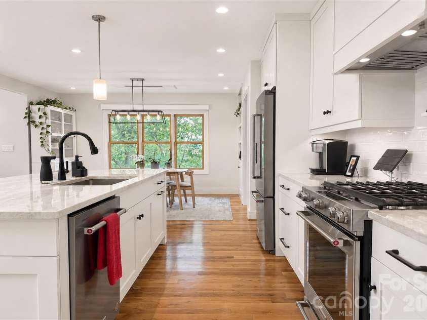 228 Allen Mountain Drive, Black Mountain, NC 28711.  MLS# CAR4407817, YatesRealty ID 40406. 
