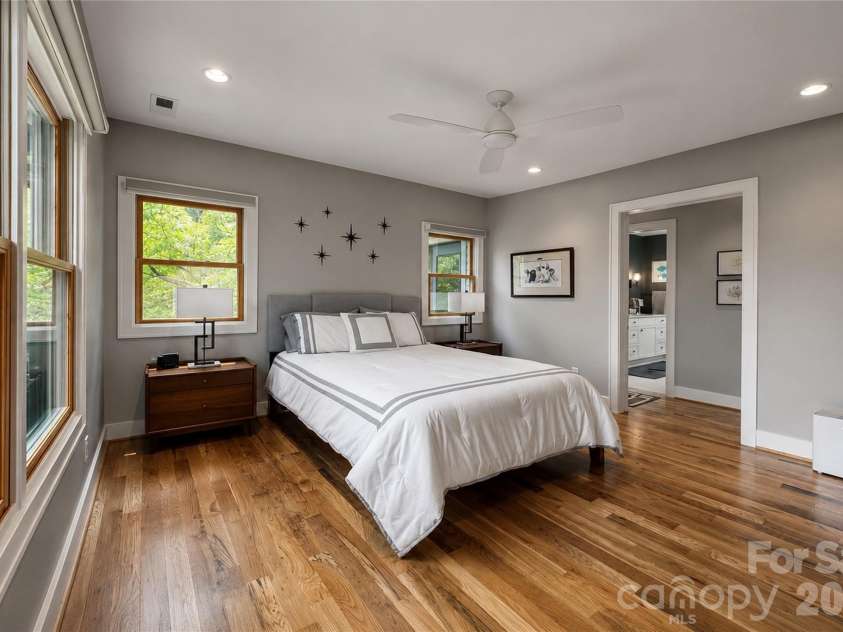 228 Allen Mountain Drive, Black Mountain, NC 28711.  MLS# CAR4407817, YatesRealty ID 40406. 