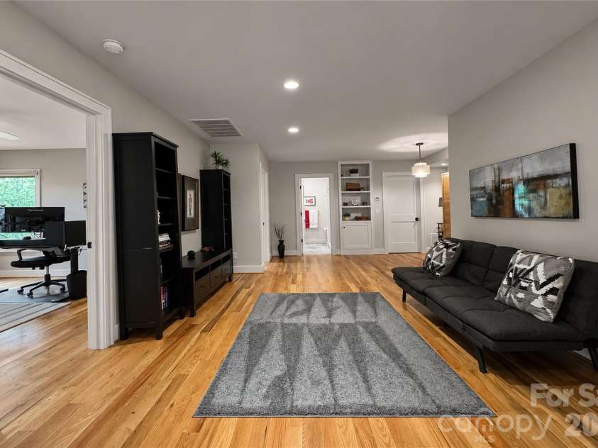 228 Allen Mountain Drive, Black Mountain, NC 28711.  MLS# CAR4407817, YatesRealty ID 40406. 