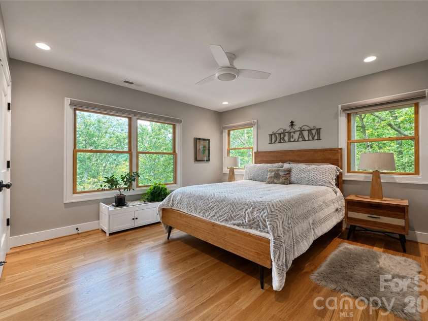 228 Allen Mountain Drive, Black Mountain, NC 28711.  MLS# CAR4407817, YatesRealty ID 40406. 