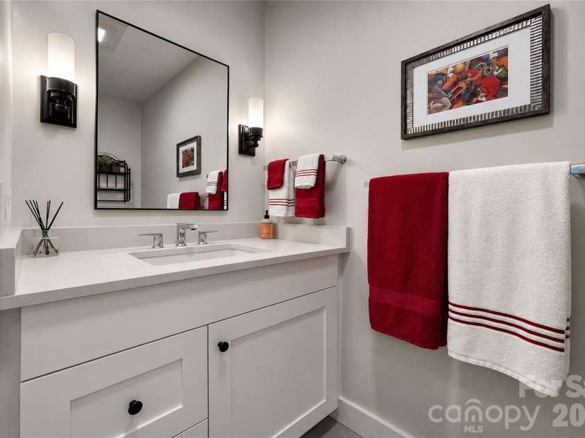 228 Allen Mountain Drive, Black Mountain, NC 28711.  MLS# CAR4407817, YatesRealty ID 40406. 