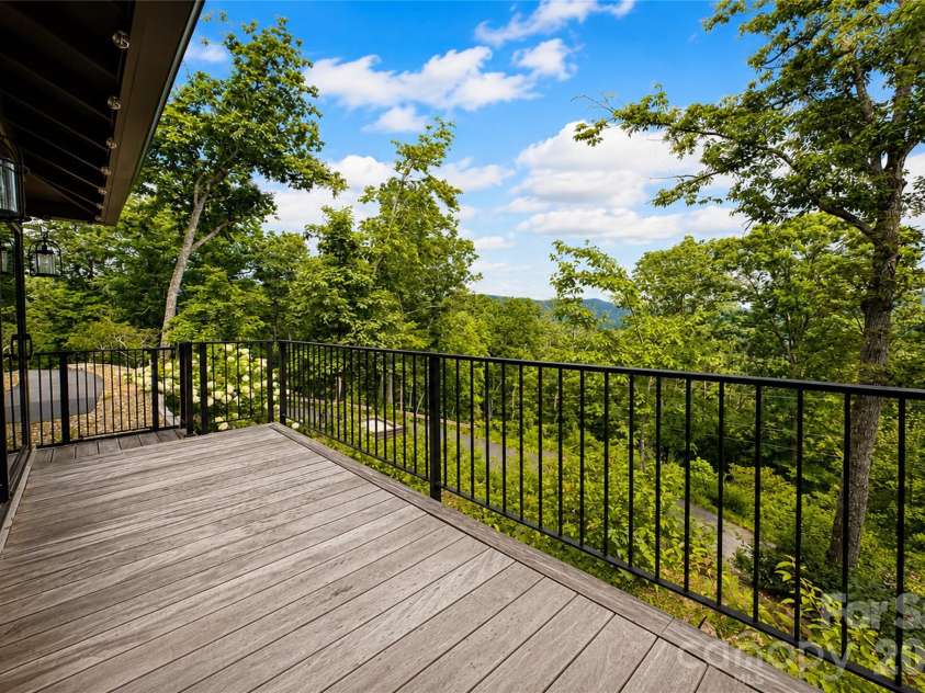 228 Allen Mountain Drive, Black Mountain, NC 28711.  MLS# CAR4407817, YatesRealty ID 40406. 