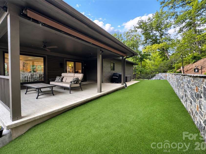 228 Allen Mountain Drive, Black Mountain, NC 28711.  MLS# CAR4407817, YatesRealty ID 40406. 