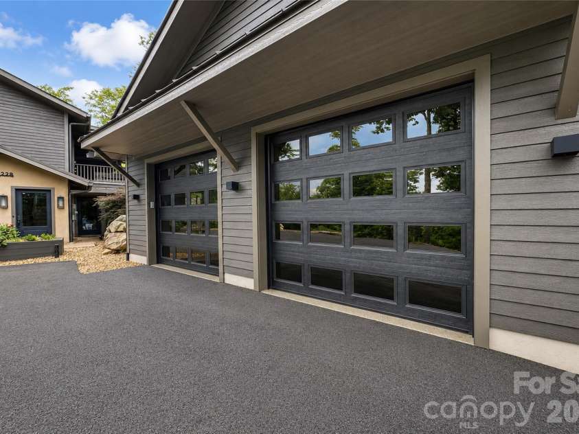 228 Allen Mountain Drive, Black Mountain, NC 28711.  MLS# CAR4407817, YatesRealty ID 40406. 