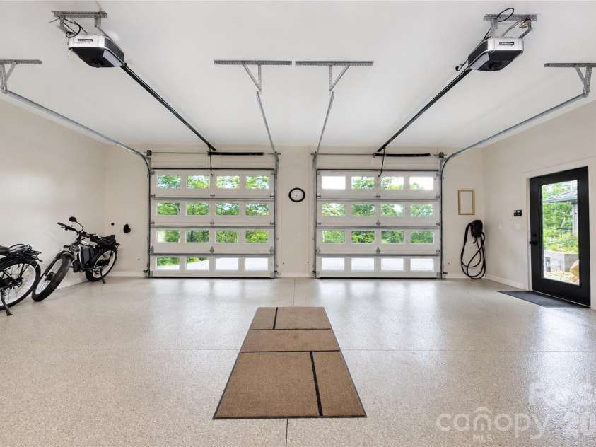228 Allen Mountain Drive, Black Mountain, NC 28711.  MLS# CAR4407817, YatesRealty ID 40406. 