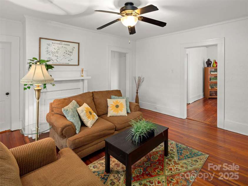 21 Bearden Avenue, Asheville, NC 28801.  MLS# CAR4242954, YatesRealty ID 4041. 