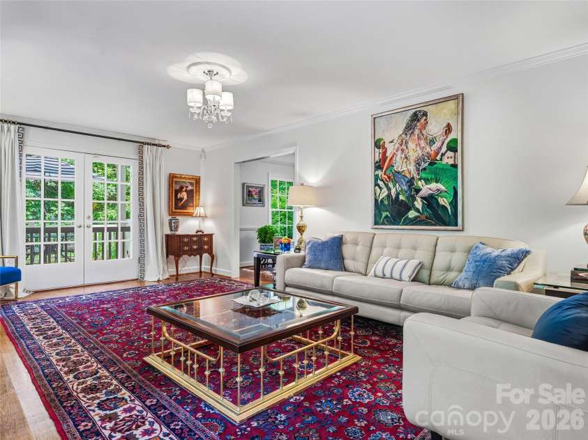 72 Brookwood Road, Asheville, NC 28804.  MLS# CAR4345217, YatesRealty ID 40411. 