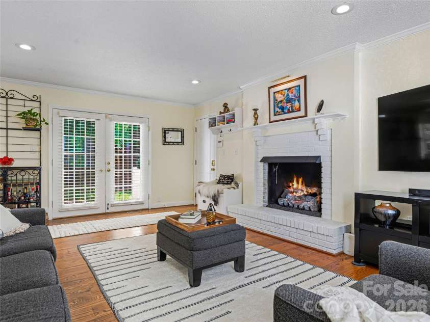 72 Brookwood Road, Asheville, NC 28804.  MLS# CAR4345217, YatesRealty ID 40411. 
