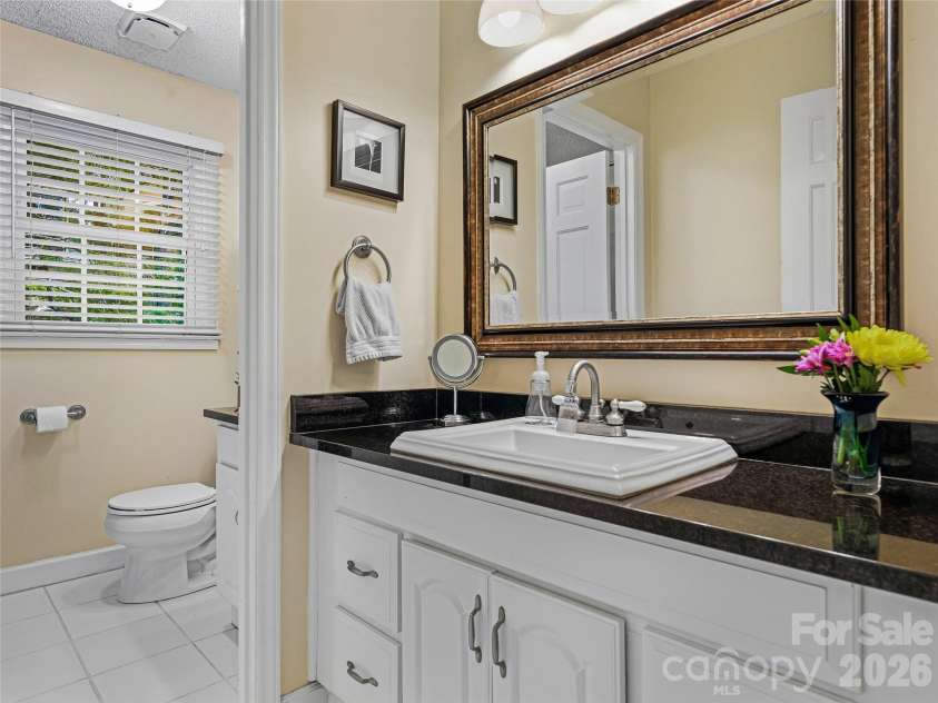 72 Brookwood Road, Asheville, NC 28804.  MLS# CAR4345217, YatesRealty ID 40411. 