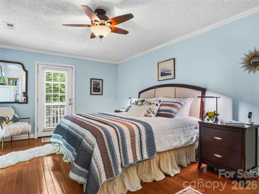 72 Brookwood Road, Asheville, NC 28804.  MLS# CAR4345217, YatesRealty ID 40411. 