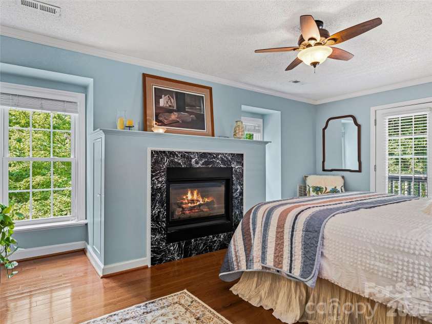 72 Brookwood Road, Asheville, NC 28804.  MLS# CAR4345217, YatesRealty ID 40411. 