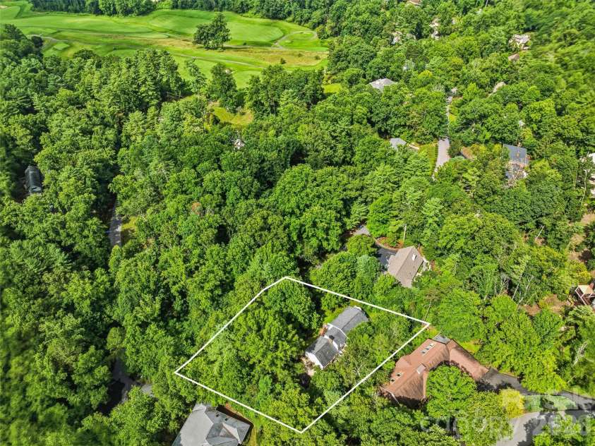 72 Brookwood Road, Asheville, NC 28804.  MLS# CAR4345217, YatesRealty ID 40411. 