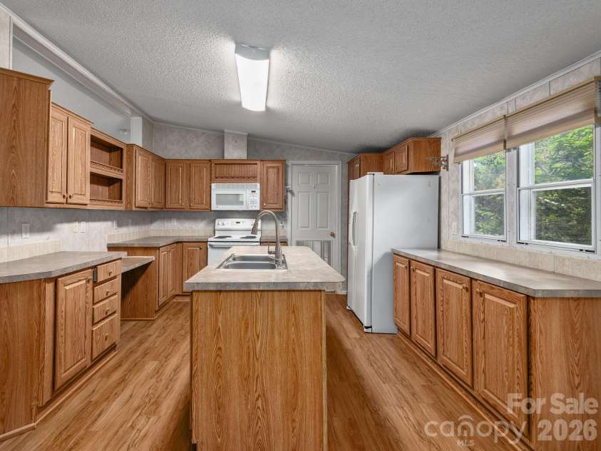 260 Divide Loop, Flat Rock, NC 28731.  MLS# CAR4394698, YatesRealty ID 40413. 