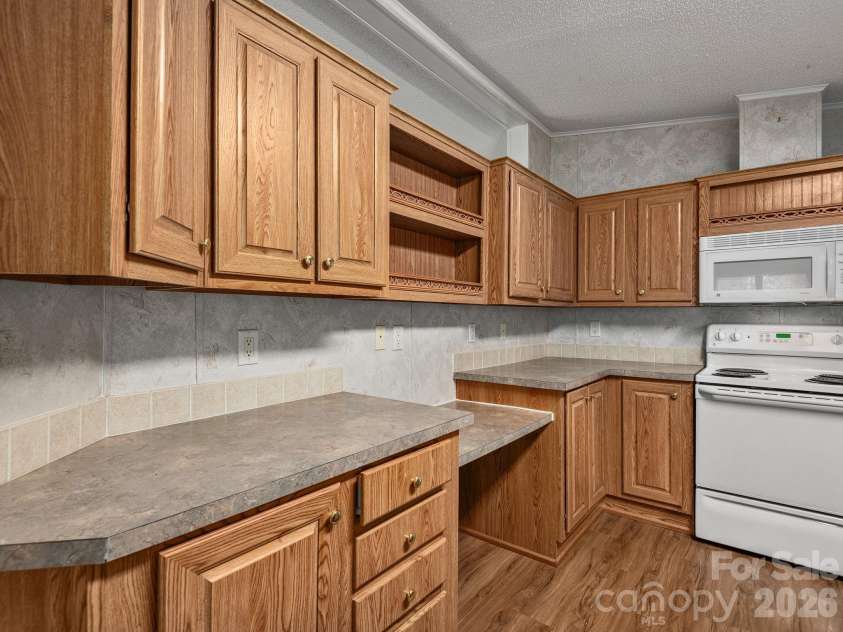 260 Divide Loop, Flat Rock, NC 28731.  MLS# CAR4394698, YatesRealty ID 40413. 