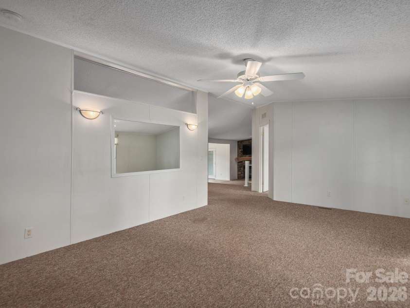 260 Divide Loop, Flat Rock, NC 28731.  MLS# CAR4394698, YatesRealty ID 40413. 