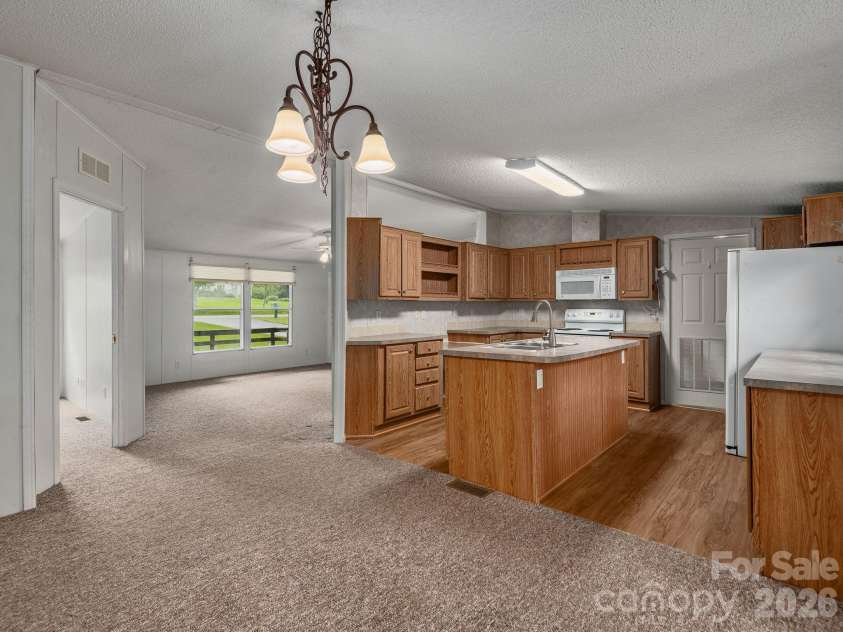 260 Divide Loop, Flat Rock, NC 28731.  MLS# CAR4394698, YatesRealty ID 40413. 