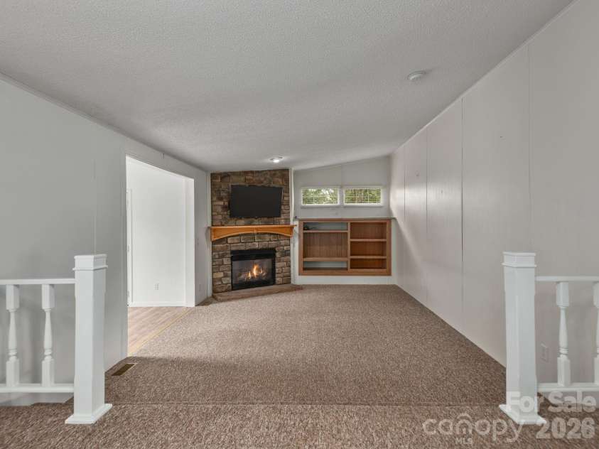 260 Divide Loop, Flat Rock, NC 28731.  MLS# CAR4394698, YatesRealty ID 40413. 