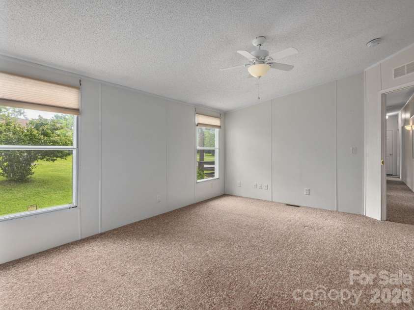 260 Divide Loop, Flat Rock, NC 28731.  MLS# CAR4394698, YatesRealty ID 40413. 