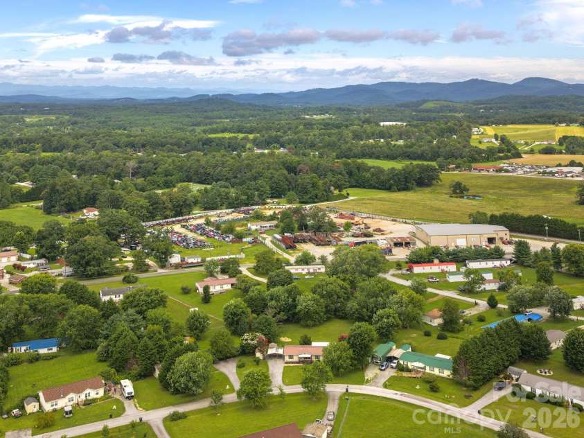 260 Divide Loop, Flat Rock, NC 28731.  MLS# CAR4394698, YatesRealty ID 40413. 
