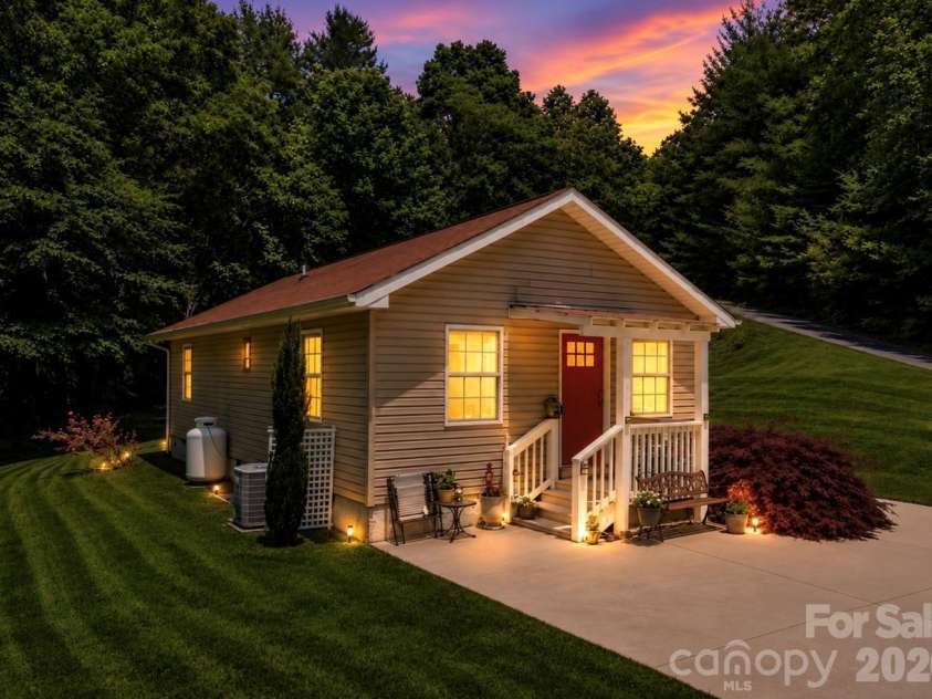 54 Thad Johnson Road, Saluda, NC 28773.  MLS# CAR4396758, YatesRealty ID 40414. 