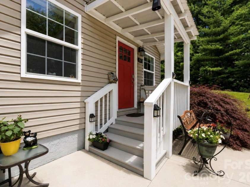 54 Thad Johnson Road, Saluda, NC 28773.  MLS# CAR4396758, YatesRealty ID 40414. 