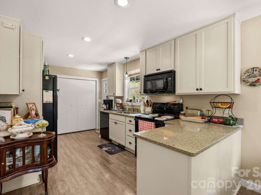 54 Thad Johnson Road, Saluda, NC 28773.  MLS# CAR4396758, YatesRealty ID 40414. 