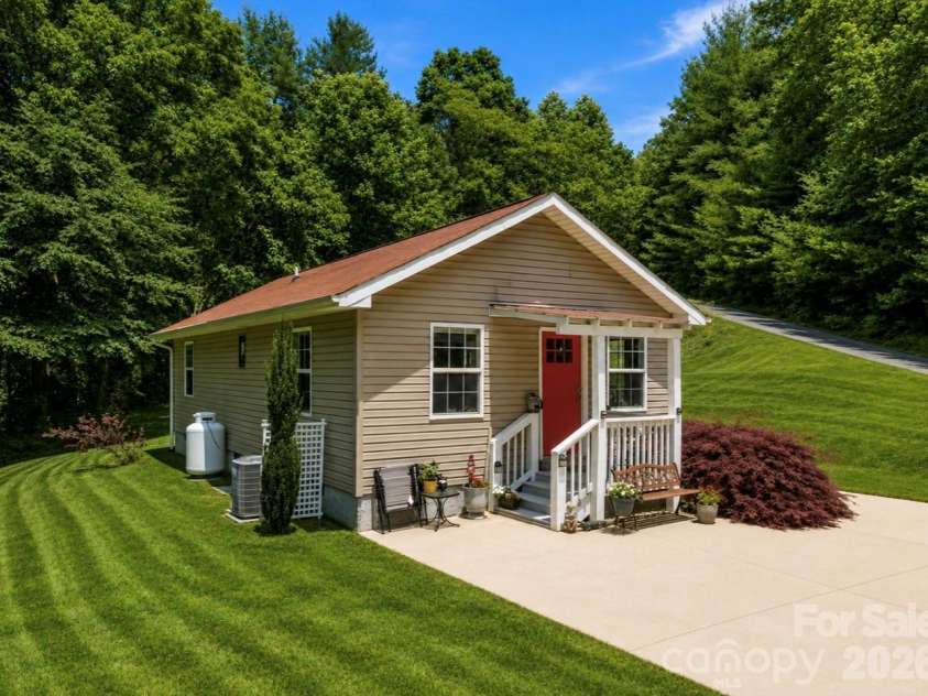 54 Thad Johnson Road, Saluda, NC 28773.  MLS# CAR4396758, YatesRealty ID 40414. Welcome to 54 Thad Johnson Road!