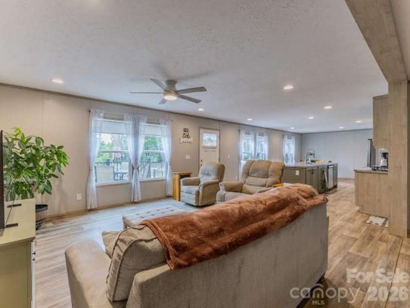 2689 Kite Drive, Lenoir, NC 28645.  MLS# CAR4406562, YatesRealty ID 40415. 