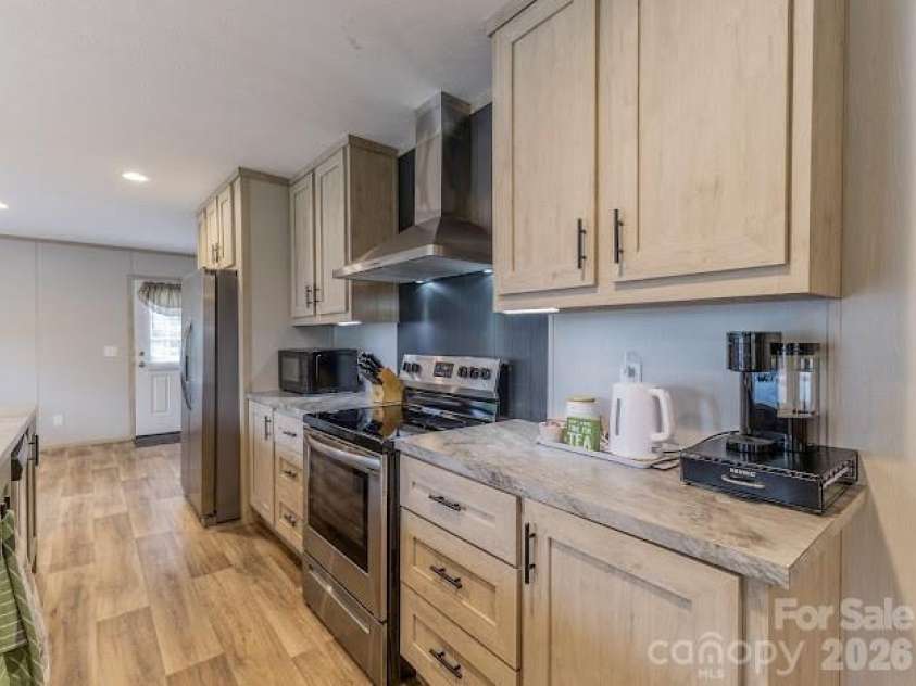 2689 Kite Drive, Lenoir, NC 28645.  MLS# CAR4406562, YatesRealty ID 40415. 