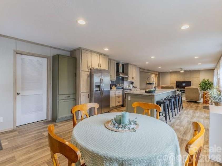 2689 Kite Drive, Lenoir, NC 28645.  MLS# CAR4406562, YatesRealty ID 40415. 