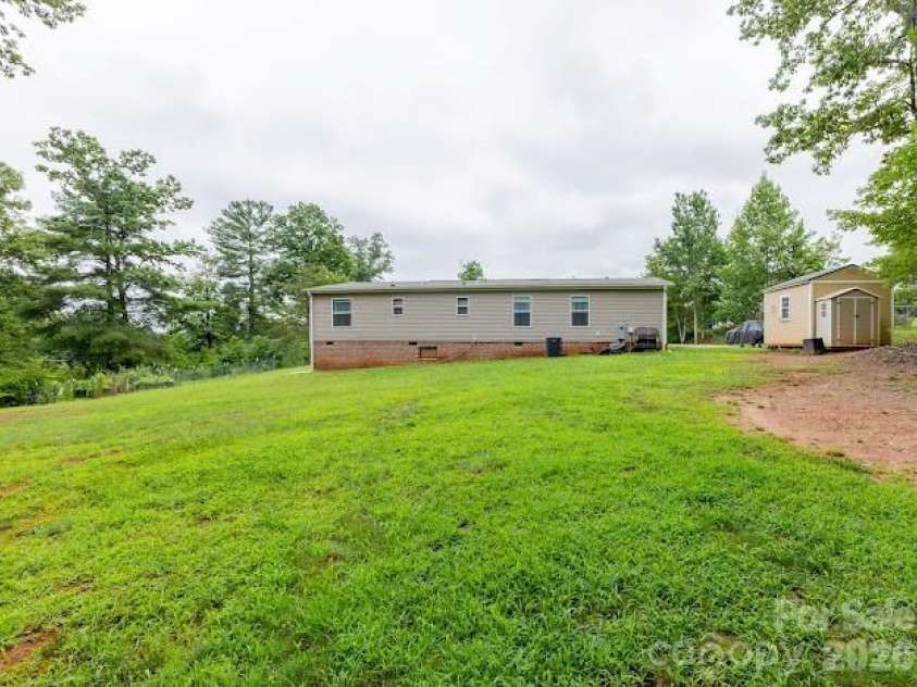 2689 Kite Drive, Lenoir, NC 28645.  MLS# CAR4406562, YatesRealty ID 40415. 