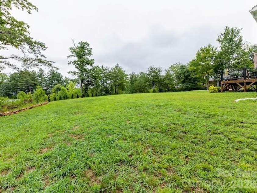 2689 Kite Drive, Lenoir, NC 28645.  MLS# CAR4406562, YatesRealty ID 40415. 